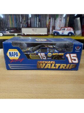NAPA Racing, 1:24-scale Stock Car Limited Edition Michael Waltrip 15 NASCAR